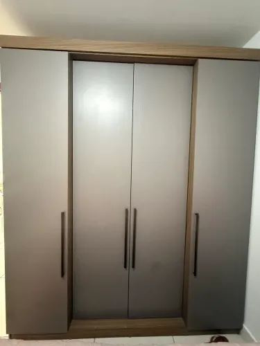 Guarda roupa em excelente estado