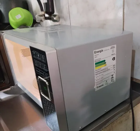 Microondas Philco de 25 litros espelhado