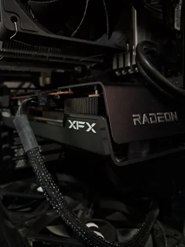 Placa de video RX 7600 8GB GDDR6