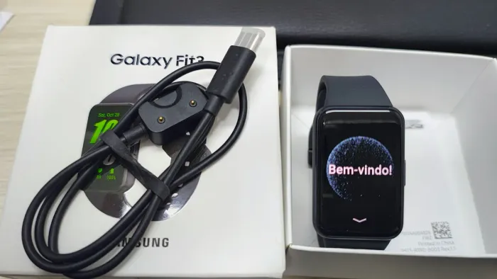 Smartwatch Samsung Galaxy Fit3 Novo, sem uso, ganhei e nunca usei. 