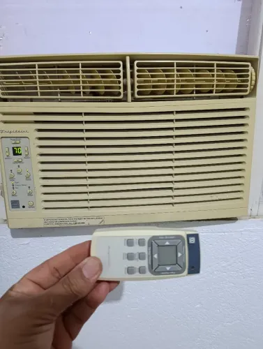 Vendo um ar condicionado digital funcionando perfeitamente bairro nova Almeida serra