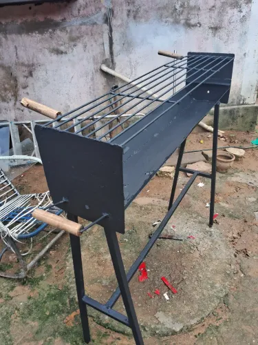 Churrasqueira para espetinho média 