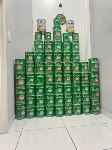 VENDE-SE LATAS VAZIAS 3,00 reais UND