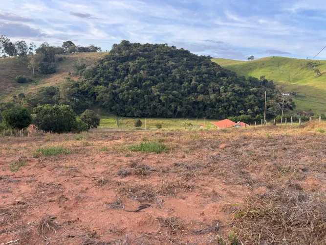 Chácara em Brasopolis 500m da MG295