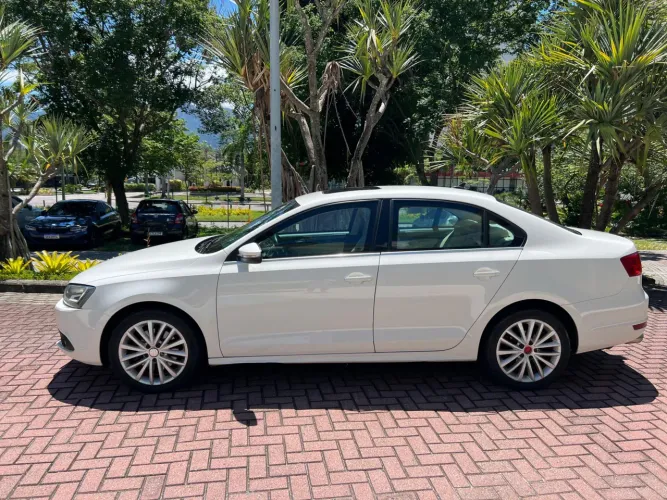 Volkswagen Jetta Highline 2.0 TSI 16V 4P Tiptronic 2013