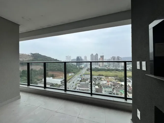 apartamento semi mobiliado na Praia Brava