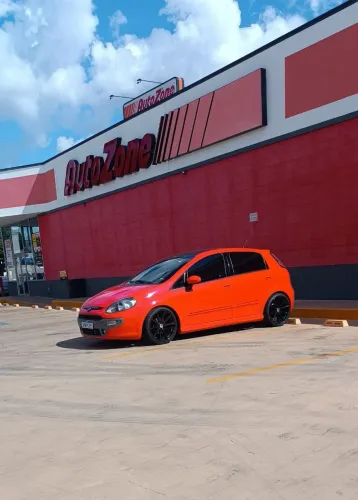 Fiat Punto Sporting 1.8 Flex 8v/16v 5P 2015