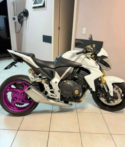 CB1000