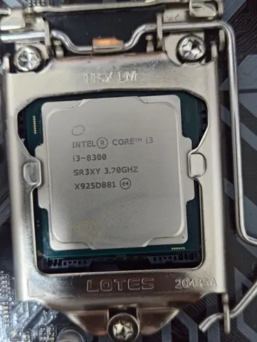 Processador i3-8300