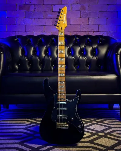 Guitarra Ibanez THBB10 Tim Henson