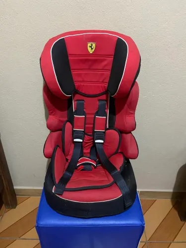 Cadeirinha de criança para carro