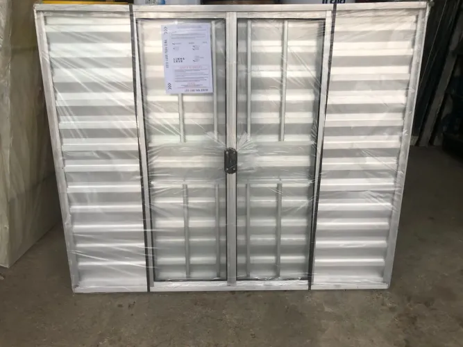 Veneziana 6 folhas com grade alumínio brilhante 1,00x1,20 - nova
