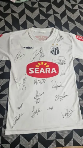 Camisa do santos com autógrafo do time de 2012
