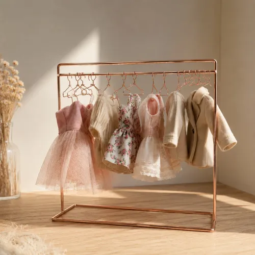 Arara em metal rose gold para roupas de boneca Fashion Royalty, Poppy Parker, Barbie 