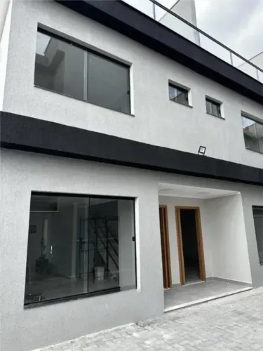 CASA TRIPLEX PARA LOCAÇÃO EM ITAIPUAÇU R$3.500