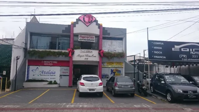 Alugo sala comercial na Av. Pedro Calazans