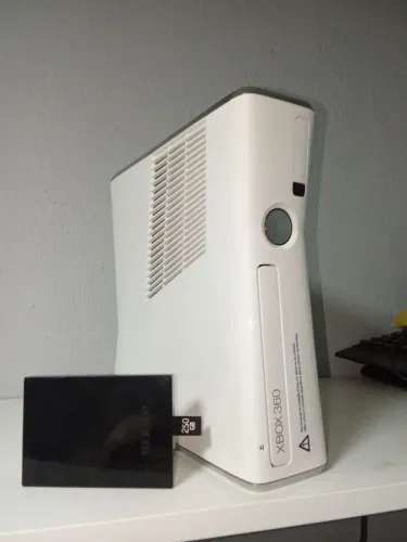 XBOX 360 SLIM + HD 250GB RGH2