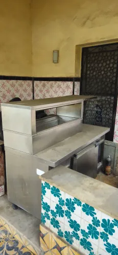 Balcão de aço inox com refrigerador