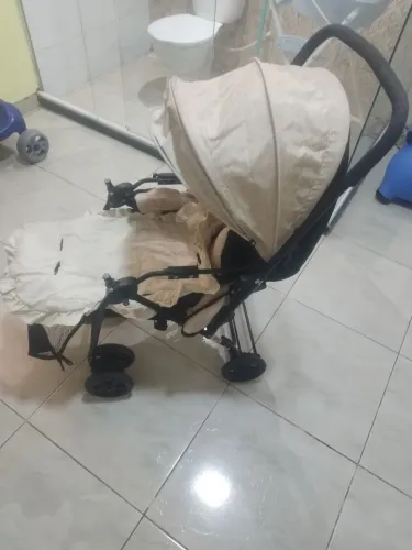 Carrinho de bebê Cosco bem conservado