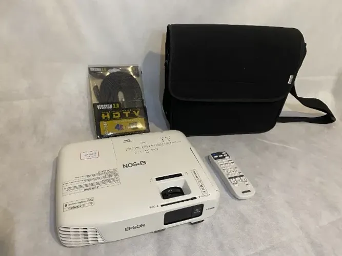 Projetor Epson S24+ Completo HDMI 5m + Suporte + Controle | Projetor para Igreja Sala Aula
