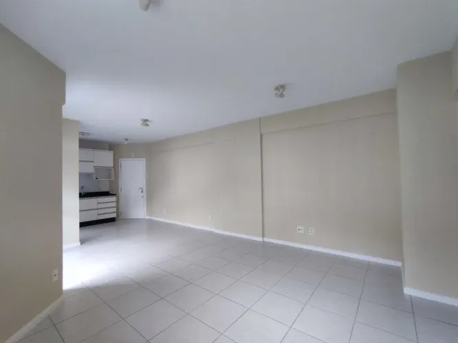 Apartamento com 2 dormitórios sendo 1 suíte na Trindade, Florianópolis.