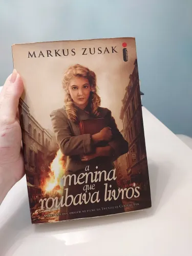 Livro "A menina que roubava livros"