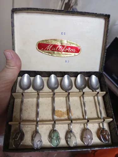 Conjunto de seis colheres de chá colecionáveis da marca brasileira Multiform