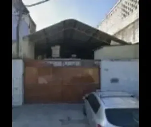 Galpão/Depósito/Armazém para aluguel possui 350 metros quadrados