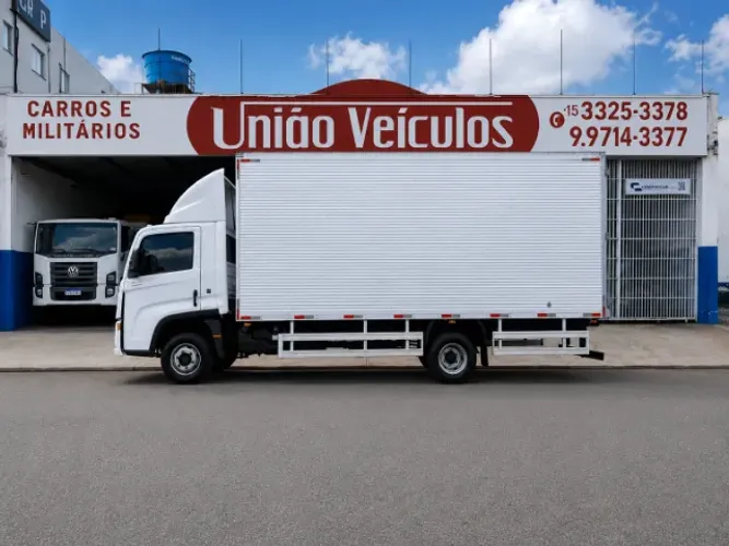 Volkswagen Delivery 11.180 Prime + Baú