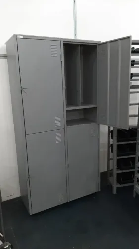 Roupeiro Insalubre 4 Portas - Direto da Fábrica