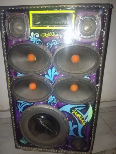Caixa muito boa para curtir suas música preferida, só chama no pix..