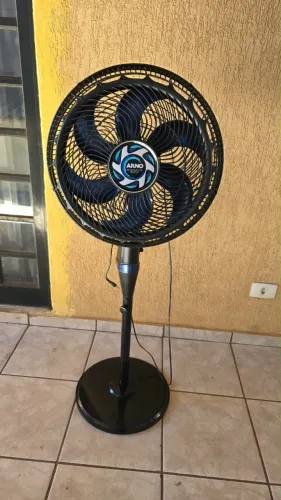 ventilador de Coluna Arno 6 pás 220v 