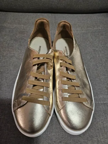 Tenis Dourado Morena Rosa (usado q vez só) T:35