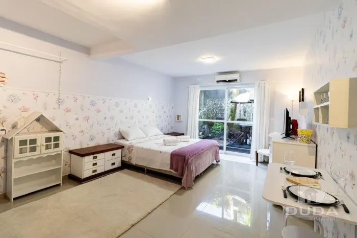 Casa para aluguel com 4 quartos na Agronômica