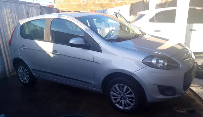 Fiat Palio Attractive 1.0 EVO Fire Flex 8V 5P 2013