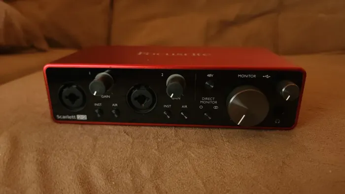 Focusrite Scarlett 2i2 3rd Gen Impecável + Caixa