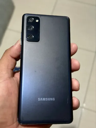 Venda de Samsung S20 FE. Valor 250 - Manaus Am