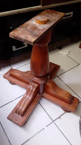 PÉ DE MESA MADEIRA MAÇIÇA