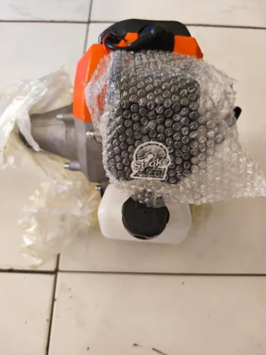 Roçadeira nova no plastico nunca usada
