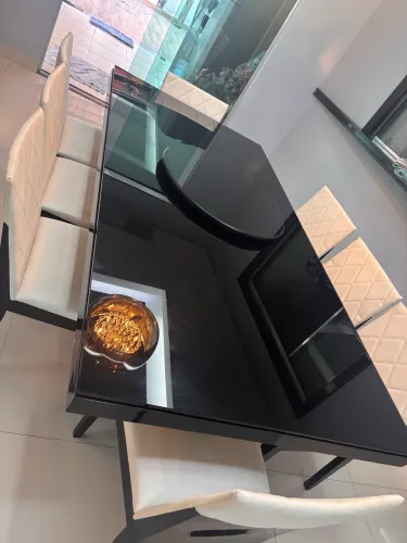 Mesa de janta com 8 cadeiras