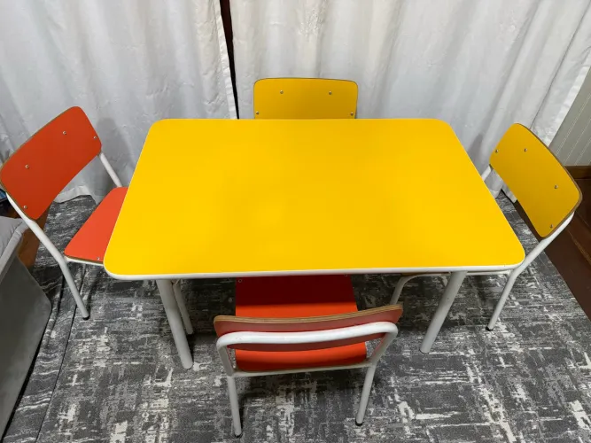 Mesa infantil