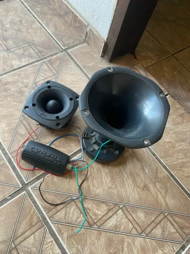 Kit corneta, tweeter e conversor de som automotivo 
