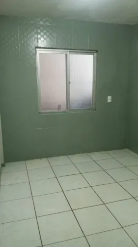 Alugo. Apto próximo Shopping Itaguaçu e Fort Atacadista Jardim Atlântico. 1 quarto