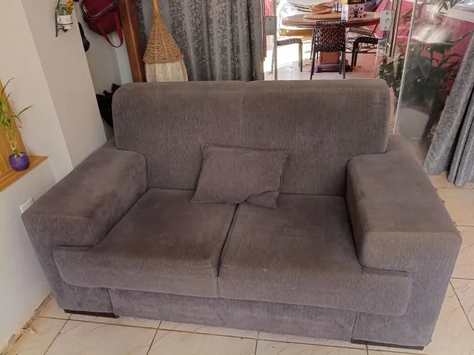 Vendo sofá usado de 2 lugares