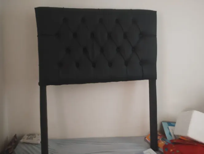 Vende uma cabeceira de cama solteiro