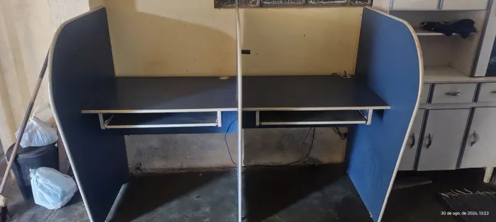 Bancada de trabalho para 2 computadores
