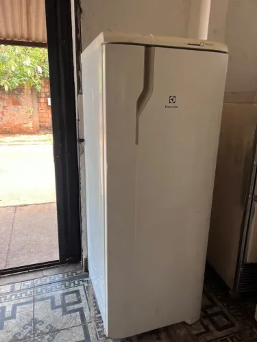 GELADEIRA ELETROLUX 220V