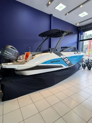 LANCHA VENTURA V205 SPORT - MOTOR YAMAHA 115 4 TEMPOS