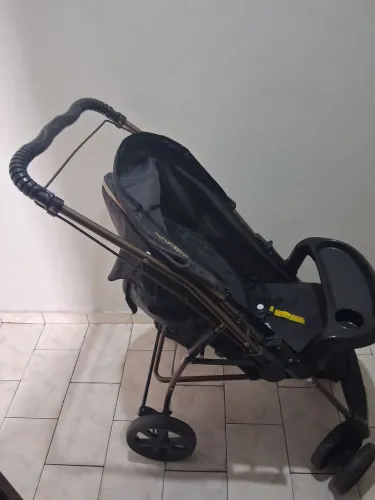 CARRINHO  DE  BEBÊ 