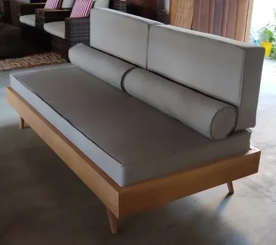 Sofá-Cama em Madeira Maciça com Estofado em Linho
